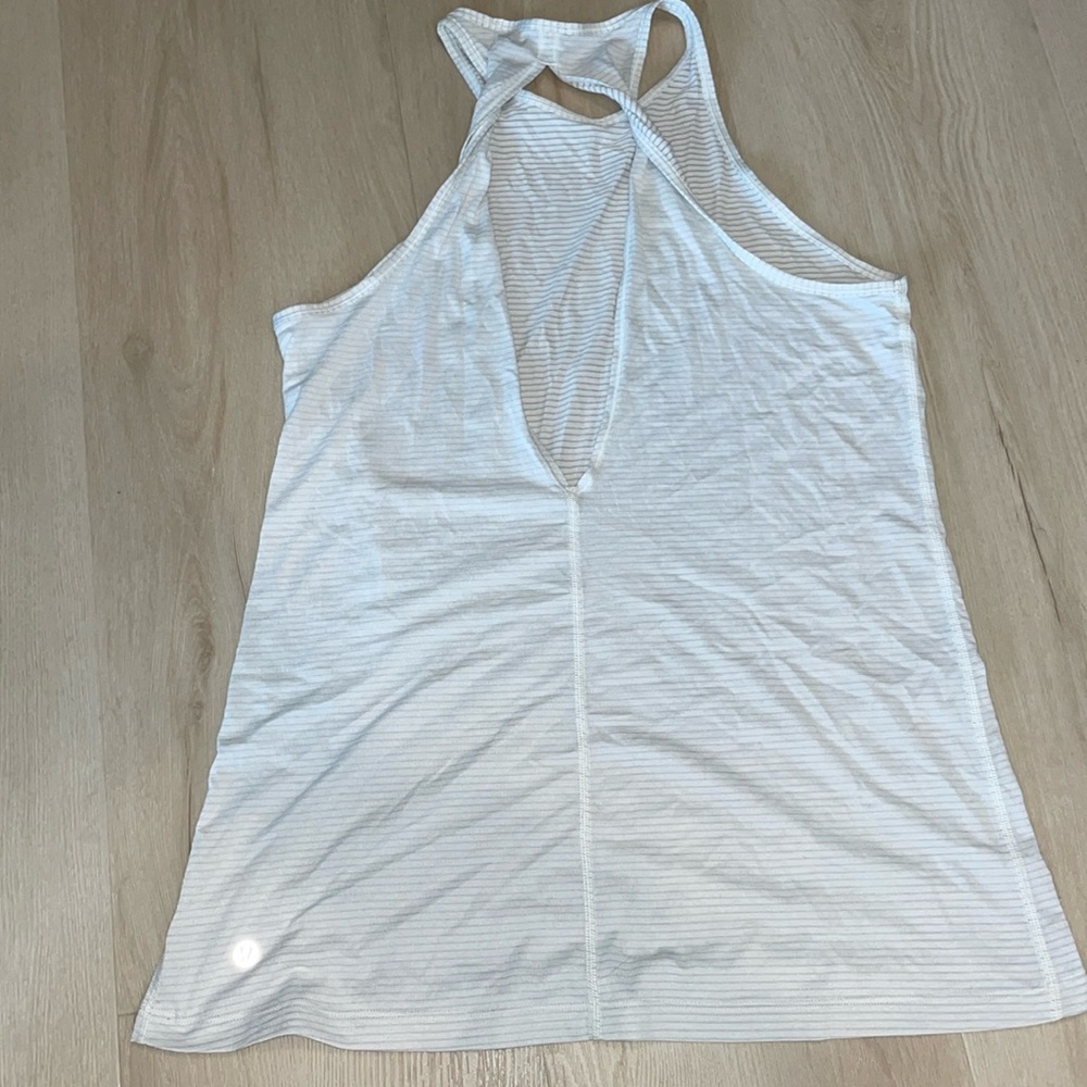 Lululemon twist back tank top